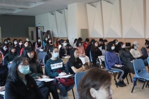 上課中的學生們